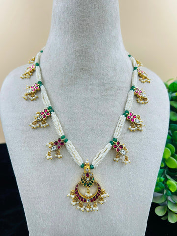 Bead Necklace With Tika
