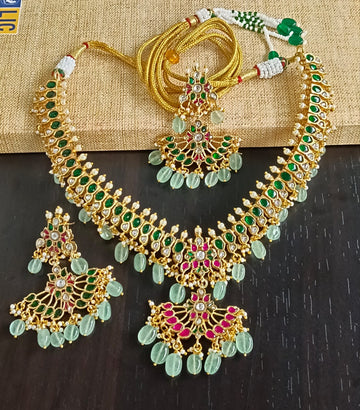 Jadau kundan necklace