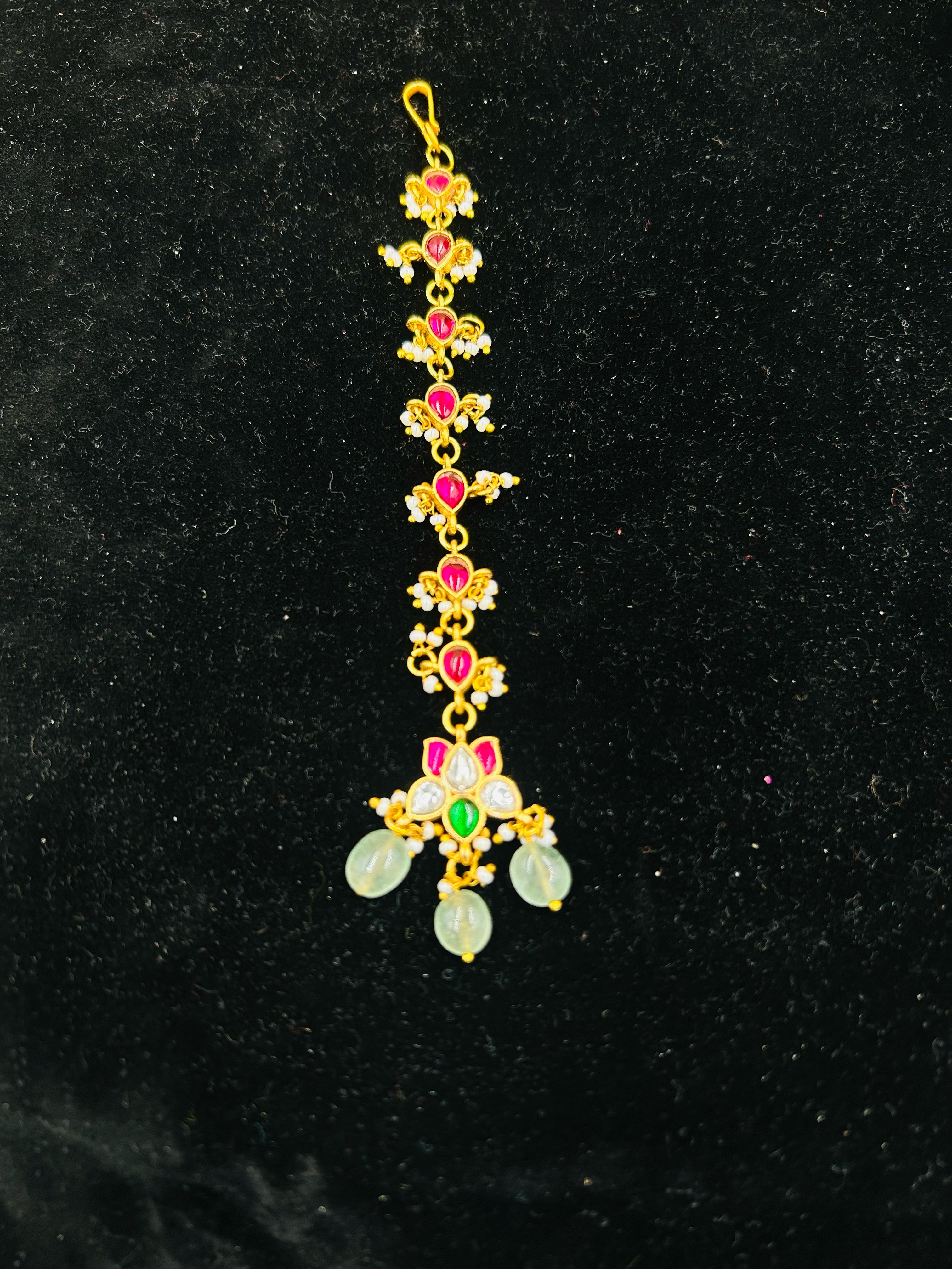 Trikon Mang Tika Set