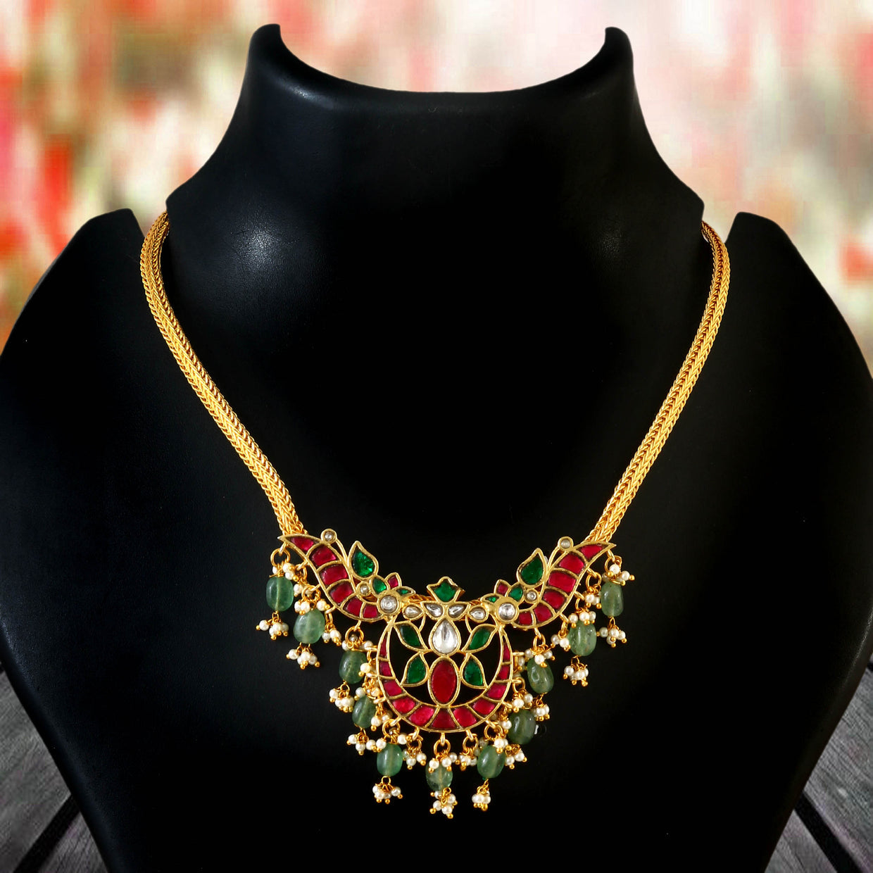 Elegant Jadau Kundan Necklace with Emerald bead Accents