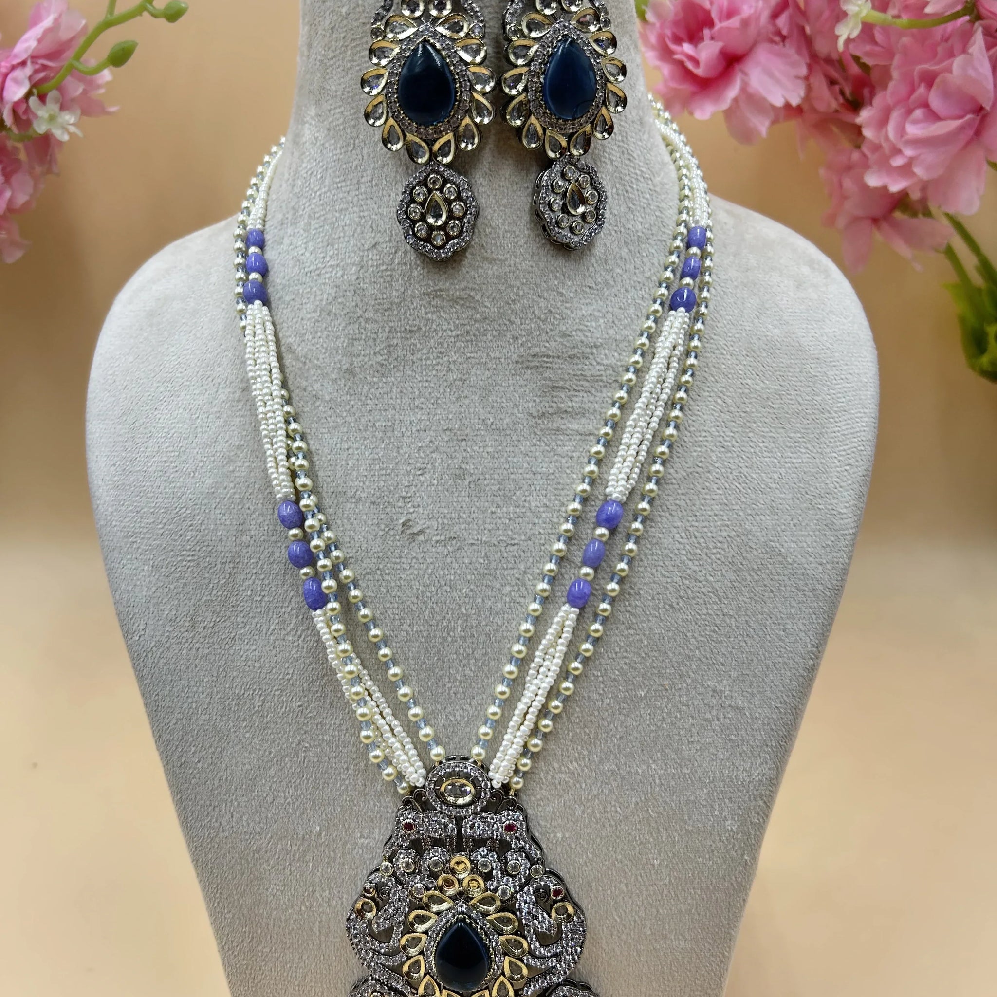Jadau Kundan Necklase Set