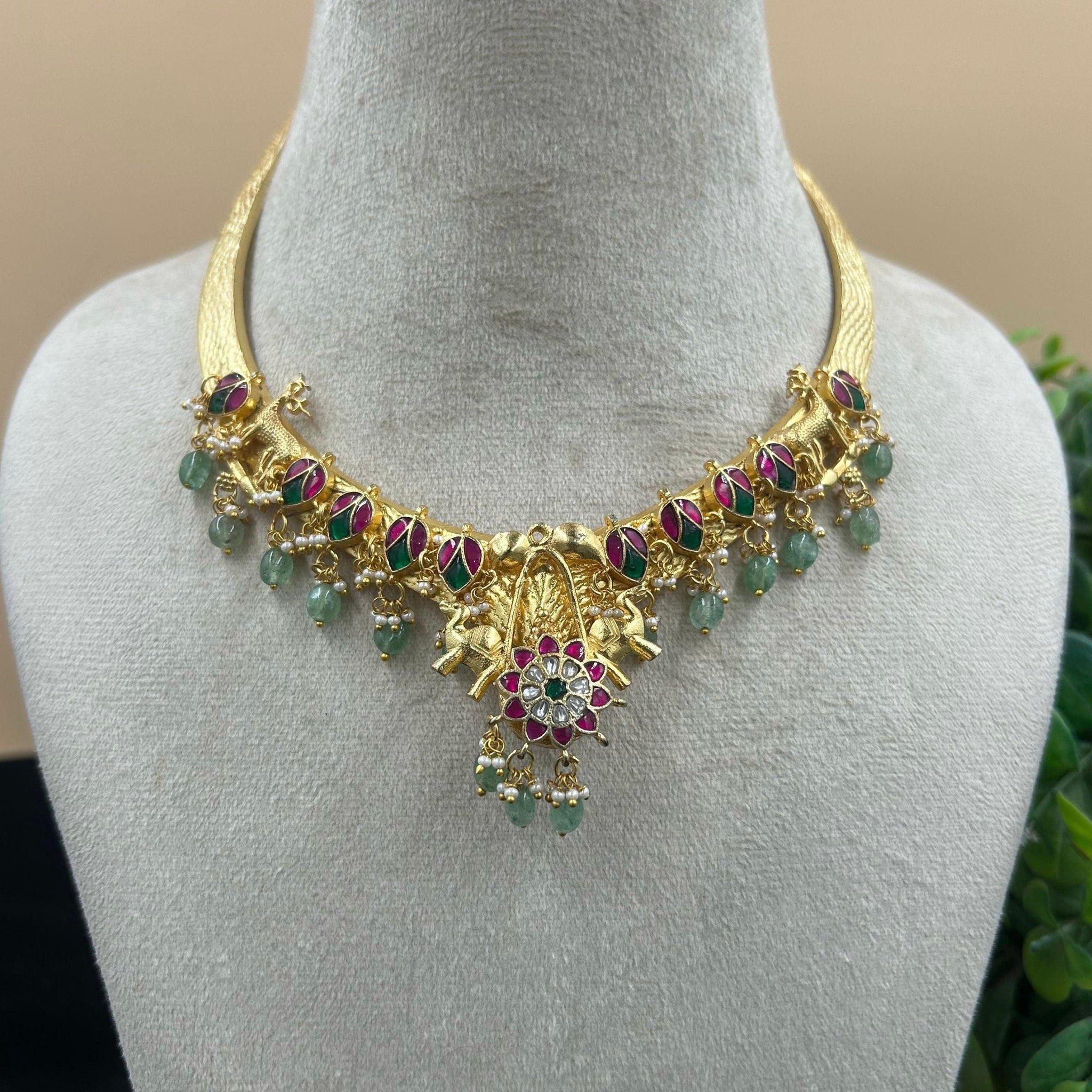 Choker Set Haram