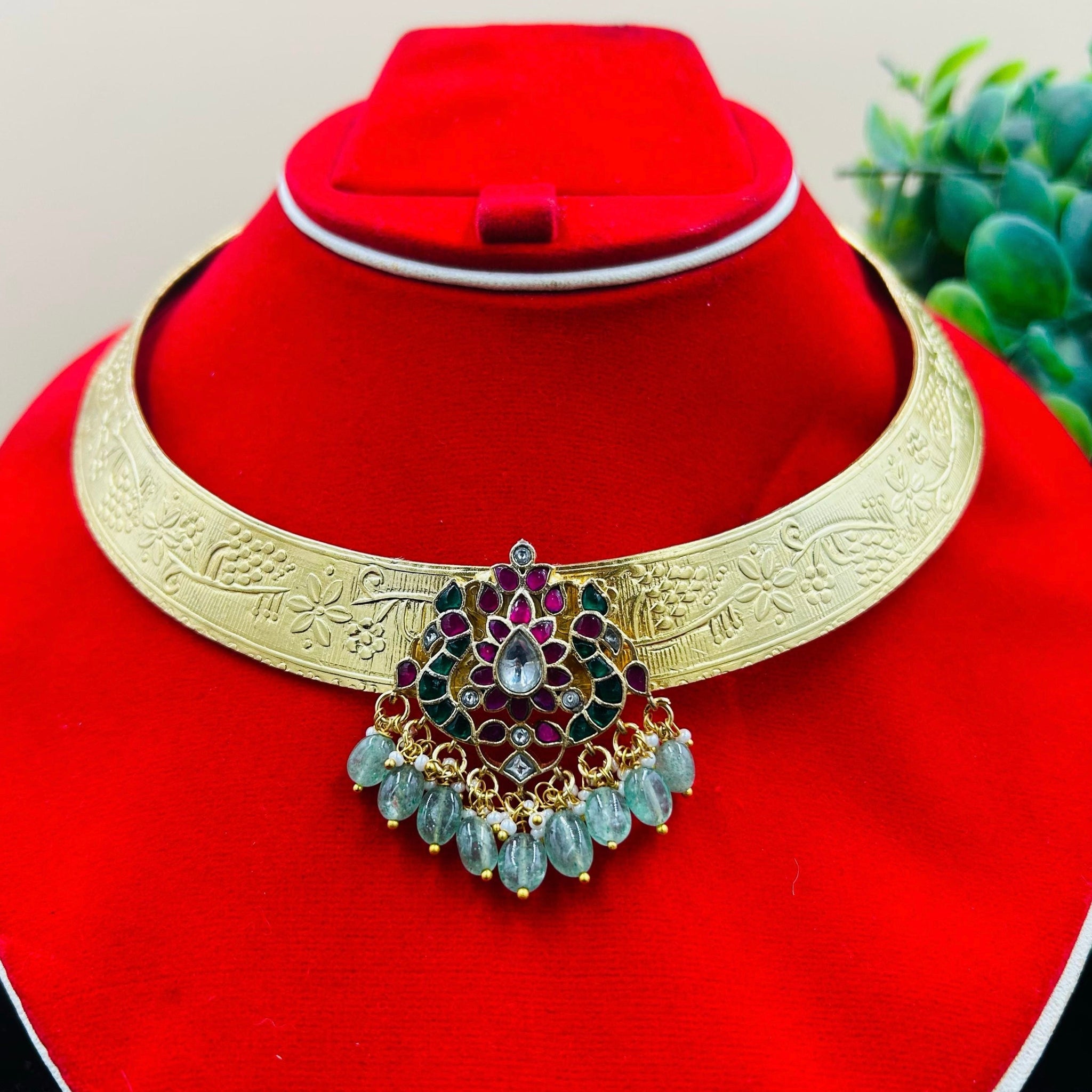 Jadau Kundan Hasli Choker