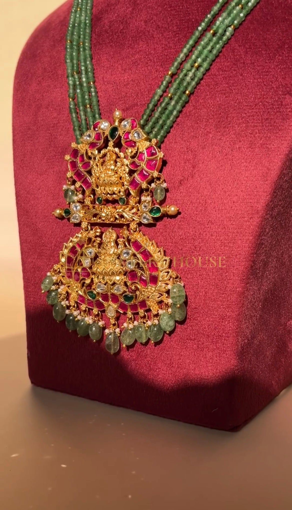 Elegant Jadau Kundan Necklace with Emerald bead Accents (Copy)