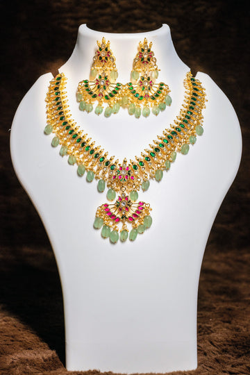 Jadau Kundan Necklace Set With Emerald