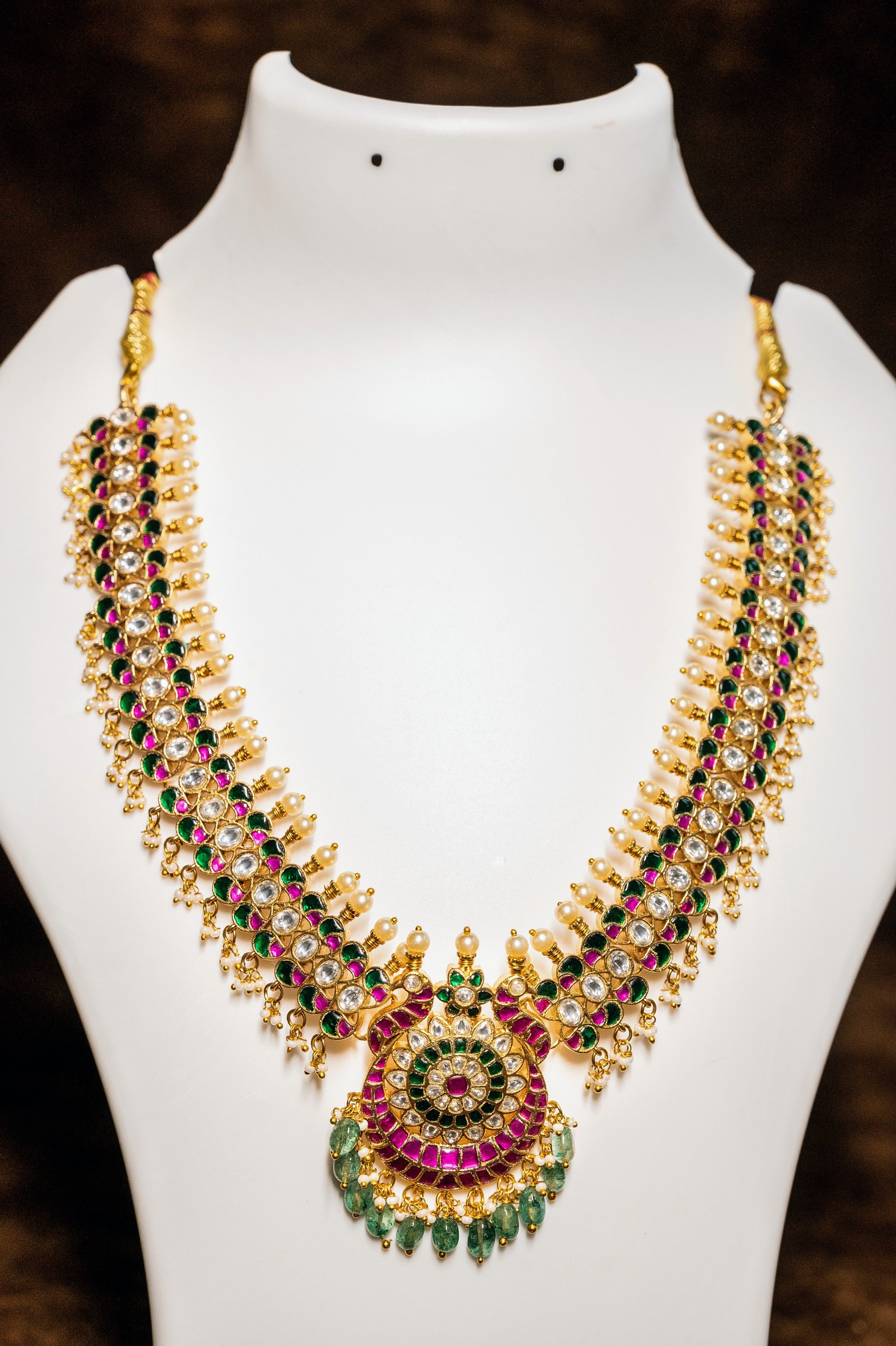 Jadau Kundan Necklace Set With Earnings