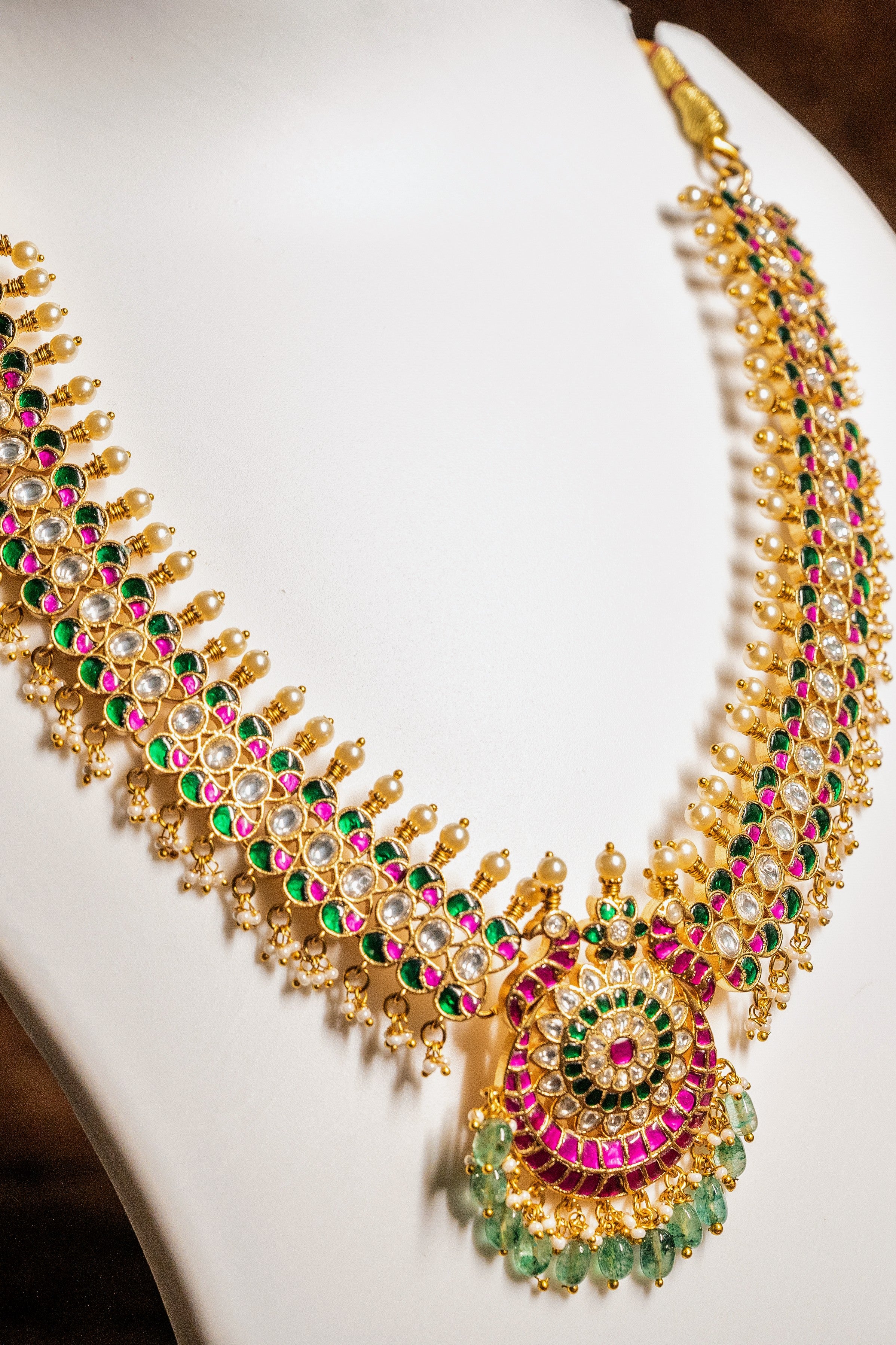 Jadau Kundan Necklace Set With Earnings