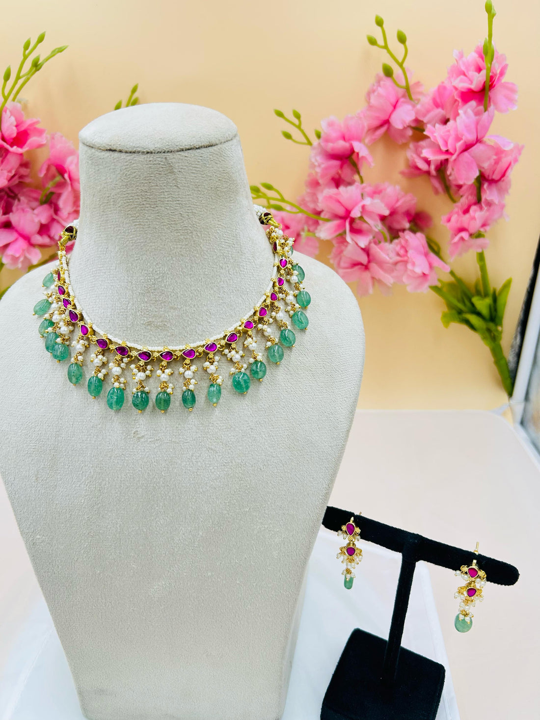 White Moti Jadau Kundan Necklace Set With Emerlad and Earnings