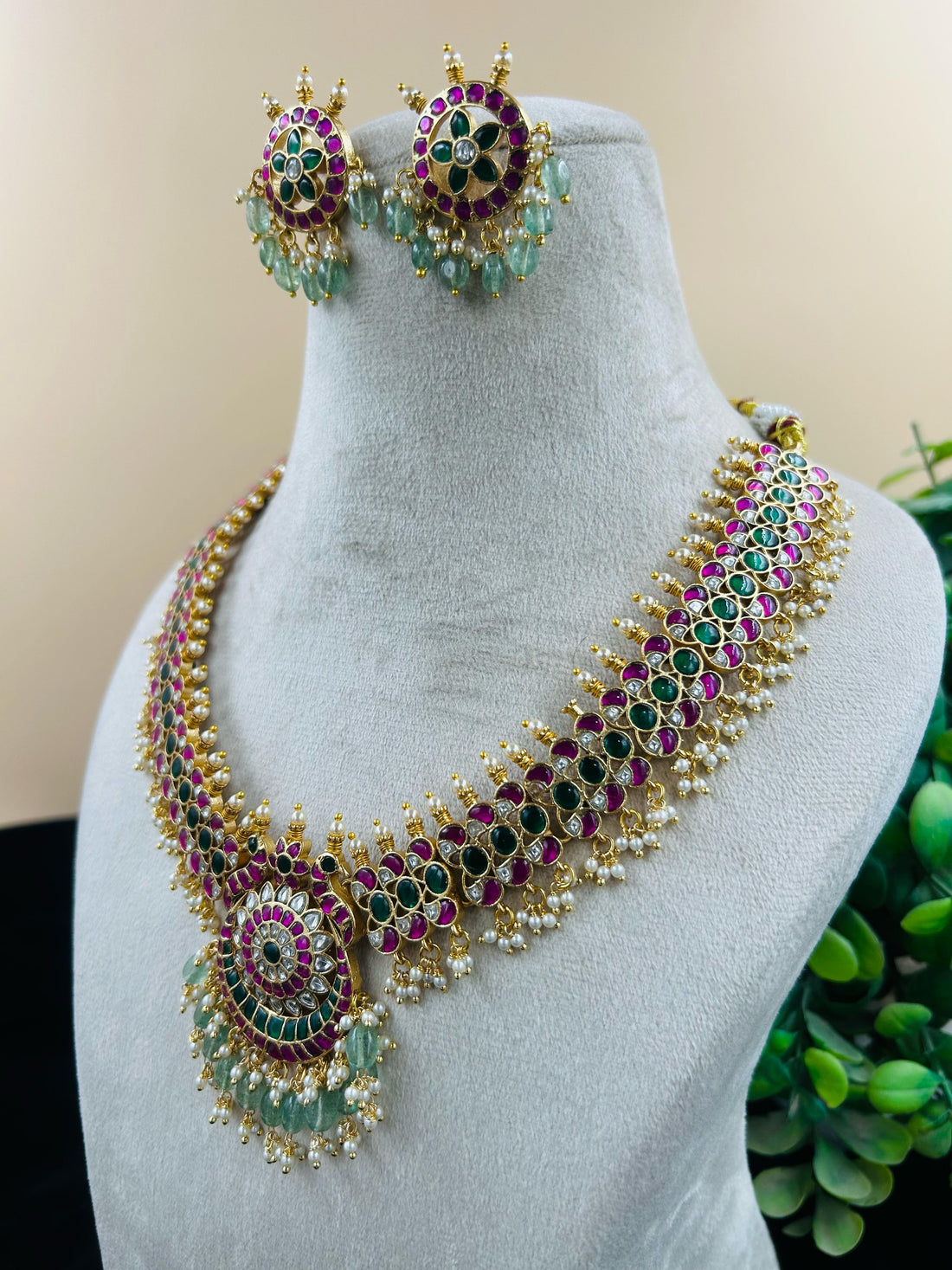 KUNDAN NECKLACE SET